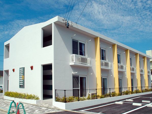 レオパレスでいご 外観