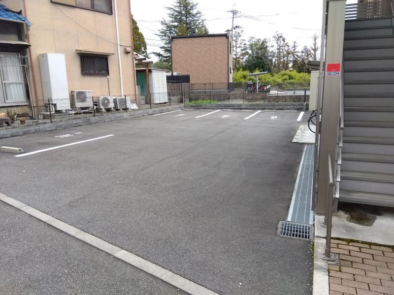 クレイノオームラⅡ 駐車場