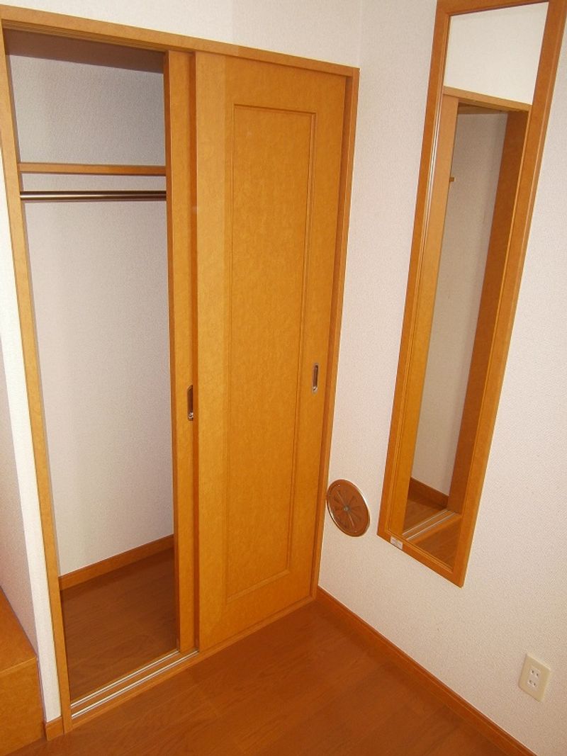 レオパレスプレアマール 収納