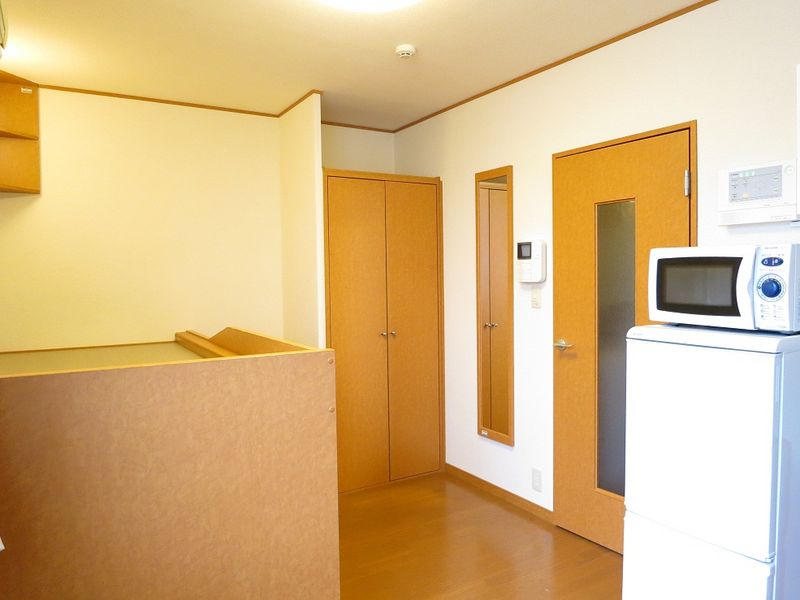 レオパレスウエスト上福岡 居間