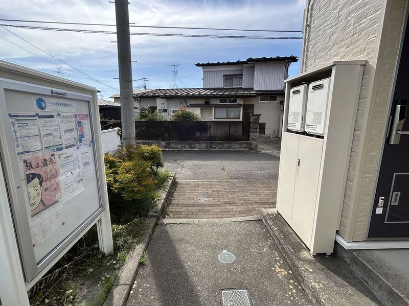 レオパレスクリスタルガーデン エントランス