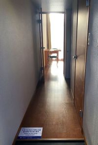レオパレスルベエル 玄関
