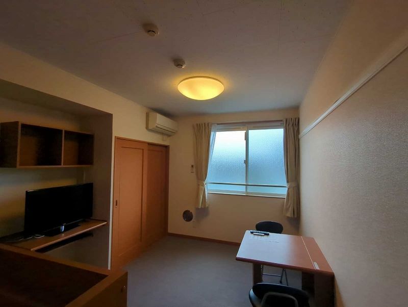 レオパレスジュネスⅢ 居間