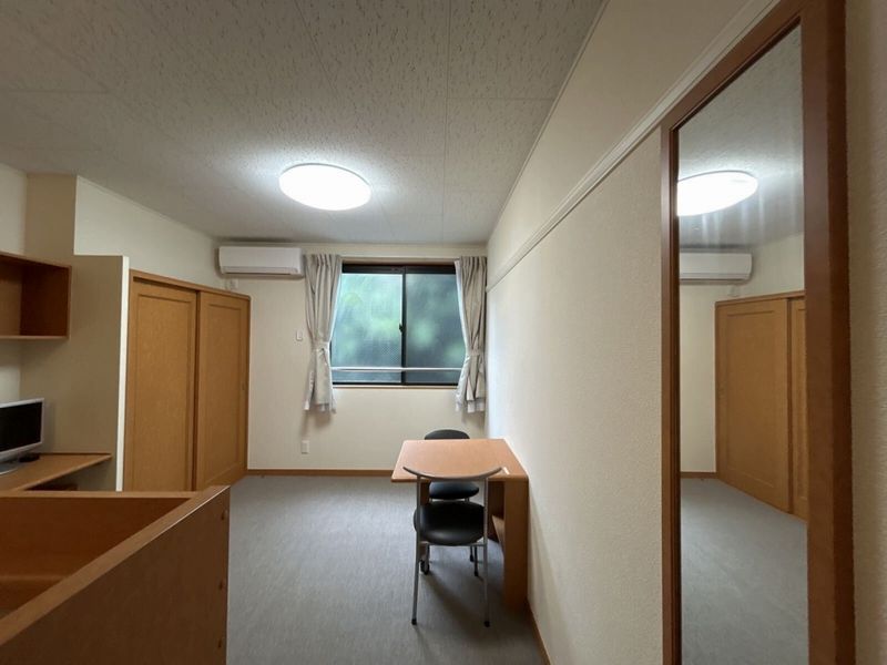 レオパレス西羽貫 居間