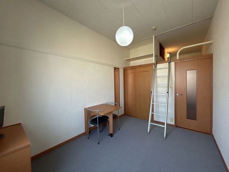 レオパレス風の丘 居間
