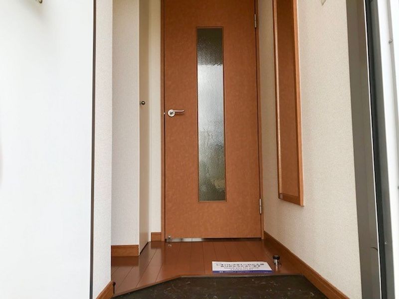 レオパレスノーブル　シャトー 玄関