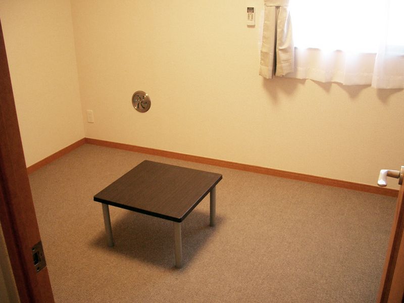 レオパレスなでしこ 居間