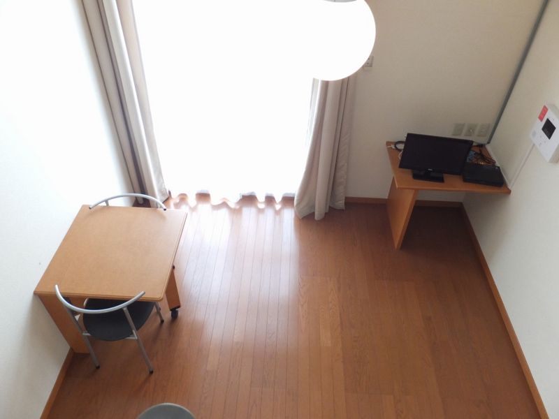 レオパレスアムール 居間