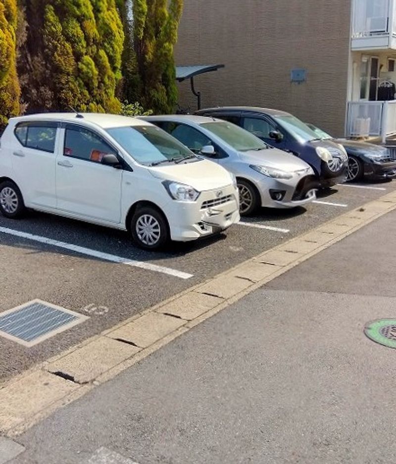 レオパレス空 駐車場