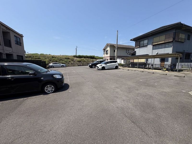レオパレスＧｒａｃｅ 駐車場