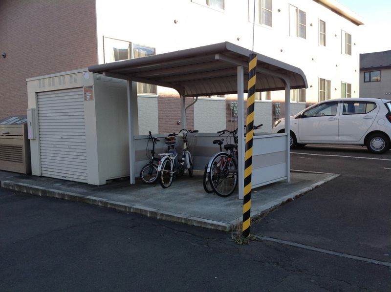 レオパレス三共１２ 共用部分