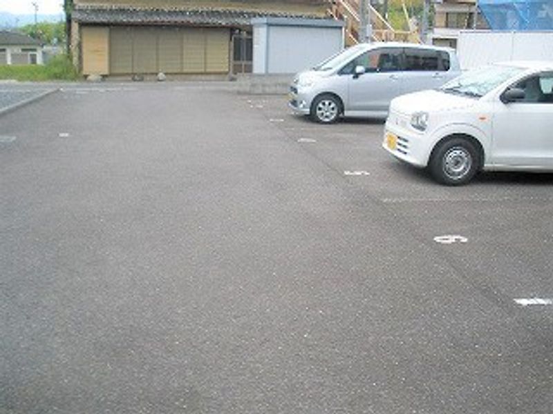 レオパレスＴ＆Ｔ 駐車場