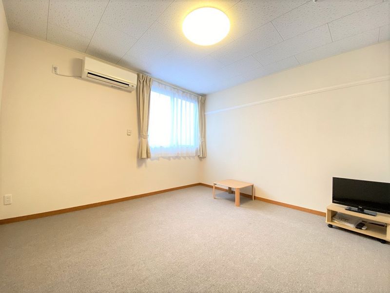 レオパレスユーカ 居間