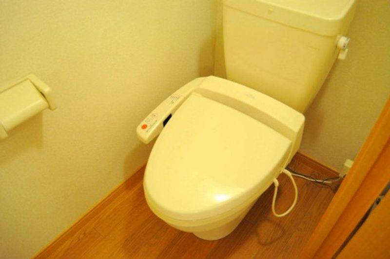 レオパレスエンブレム トイレ