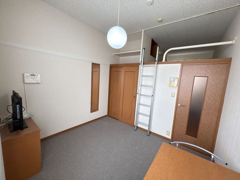 レオパレス和 居間