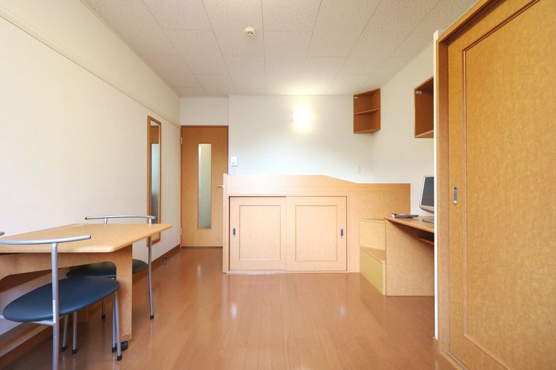 レオパレスヴィラ南田附Ⅱ 居間