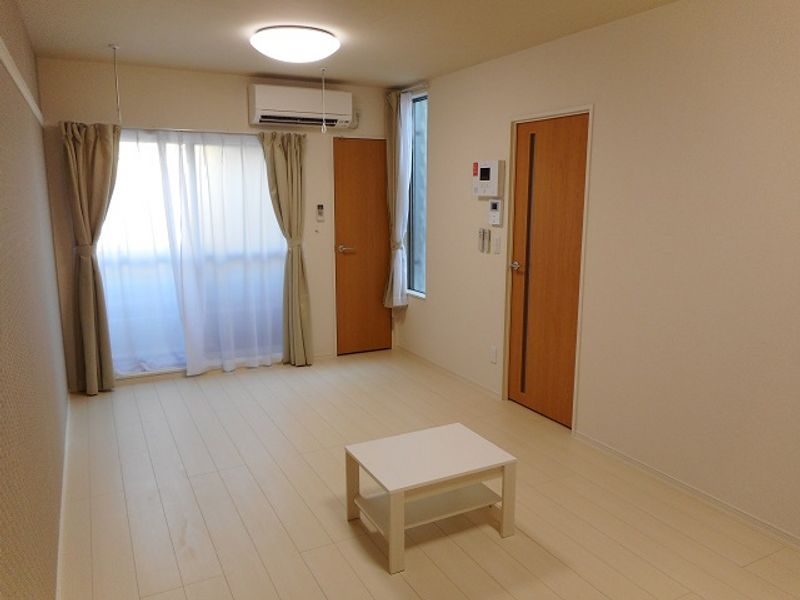 クレイノ向日葵　レジデンス 居間