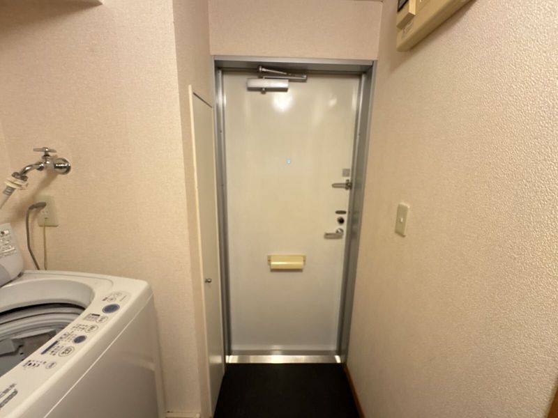 レオパレスアサクラⅡ 玄関