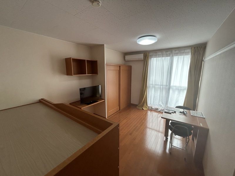 レオパレスプライマリィ 居間