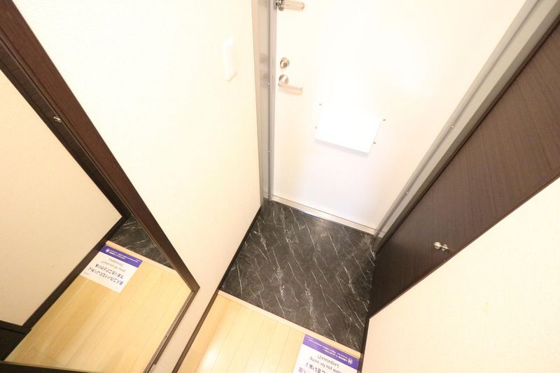レオネクストリュミエール 玄関