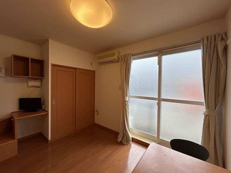 レオパレスフォレストⅡＡ 居間