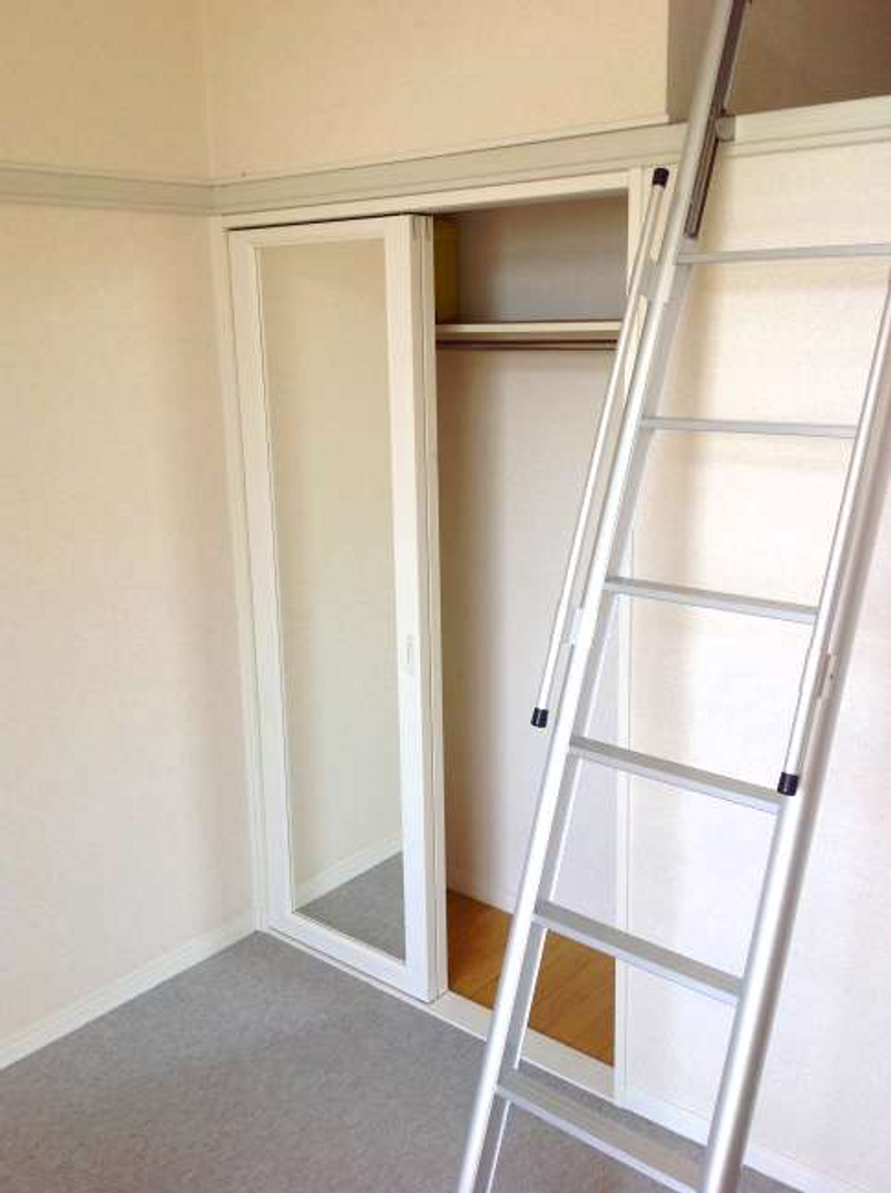 レオパレスカメリア 収納