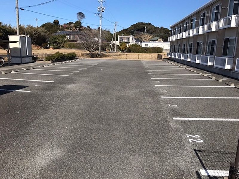 レオパレス八雲 駐車場