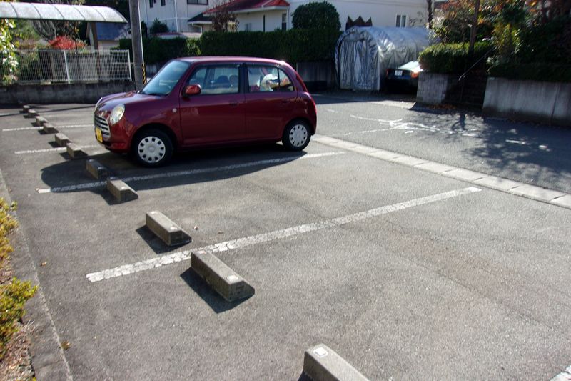 レオパレスオアシスＳＫ 駐車場
