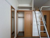 レオパレス明 収納