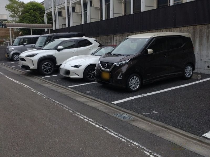 レオネクストフォレスタ　湘南 駐車場