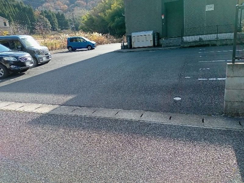レオパレスメルシー市場 駐車場