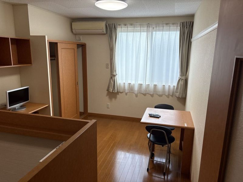 レオパレスアステカ 居間