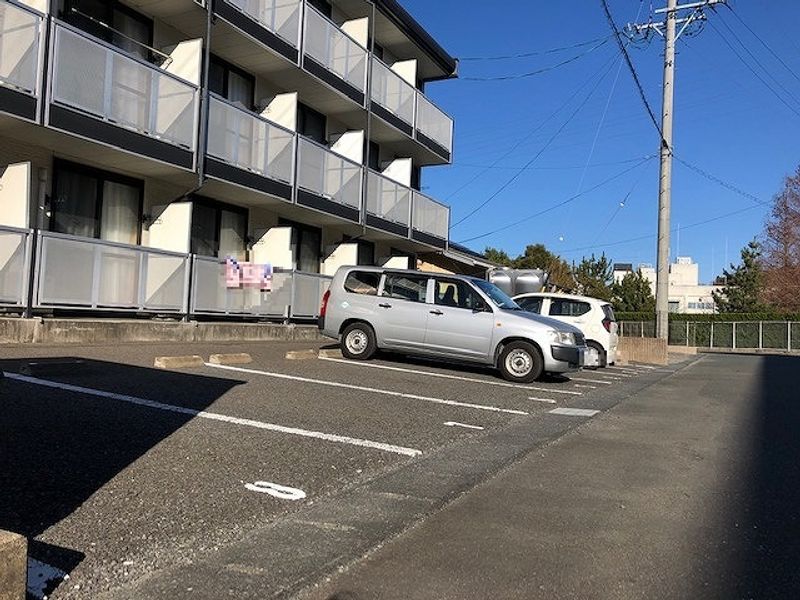 レオパレスＬフェリース掛川 駐車場