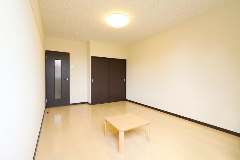 レオネクストボヌール南呉服 居間