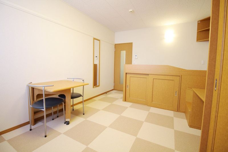 レオパレスフォレスト錦 寝室