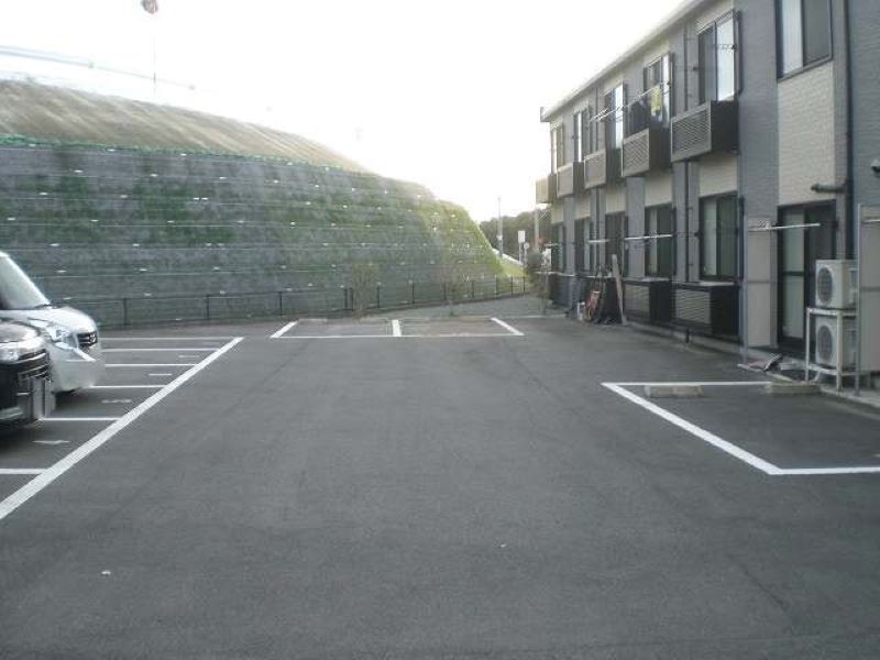 レオパレスクレオ 駐車場