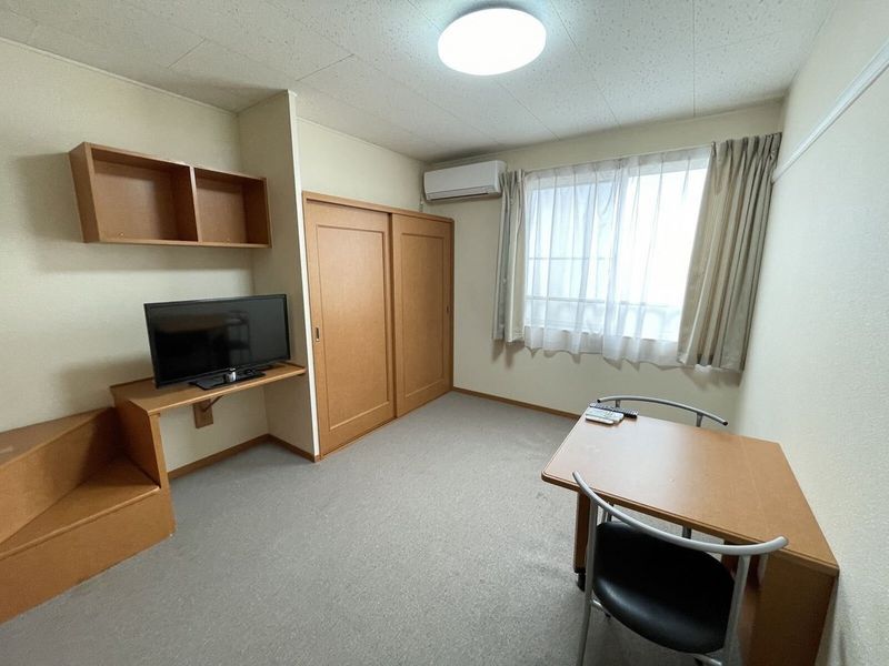 レオパレスさぎしまⅢ 居間