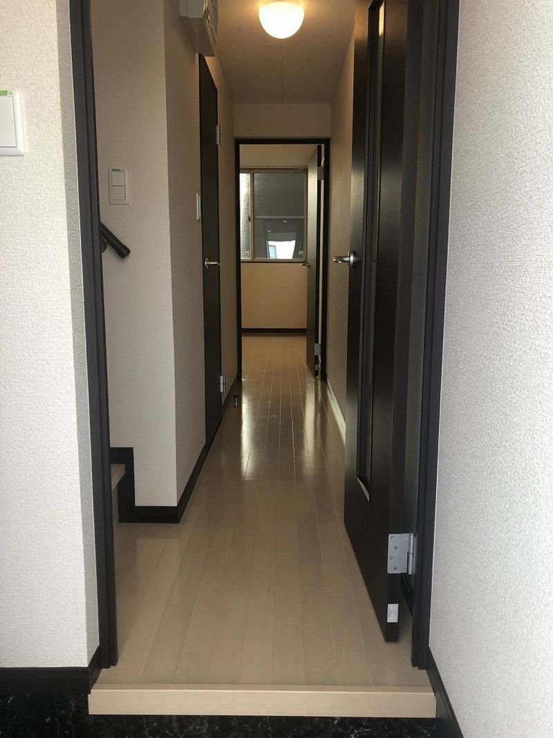 レオネクストブルーブランシェ 玄関
