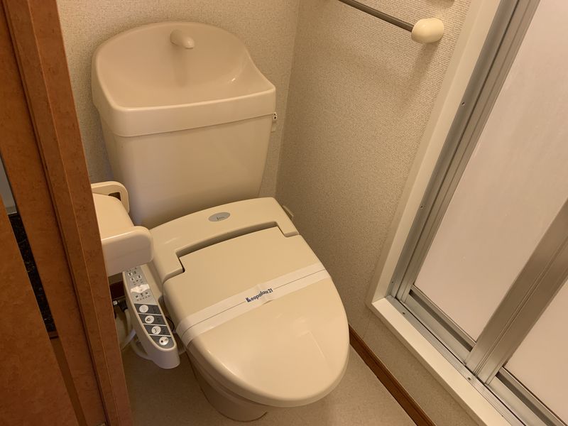 レオパレスヒーローズ山手 トイレ