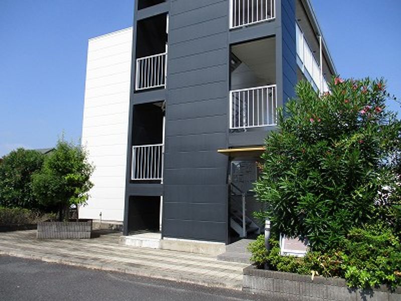 レオパレスパラッツォ エントランス