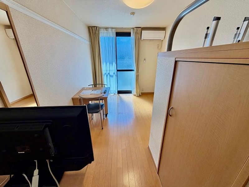 レオパレス虹 居間