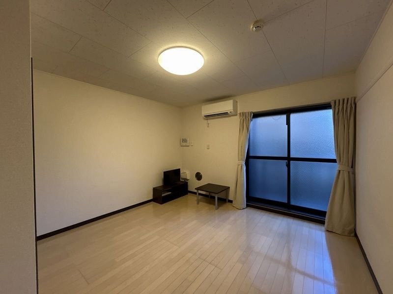 レオネクストメゾン　グリシーヌ 居間