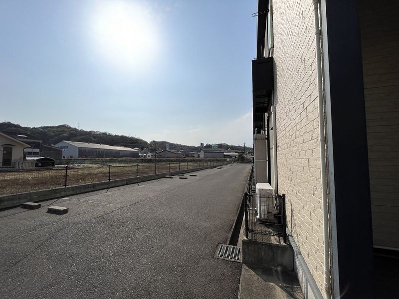 レオパレスなごみ 駐車場