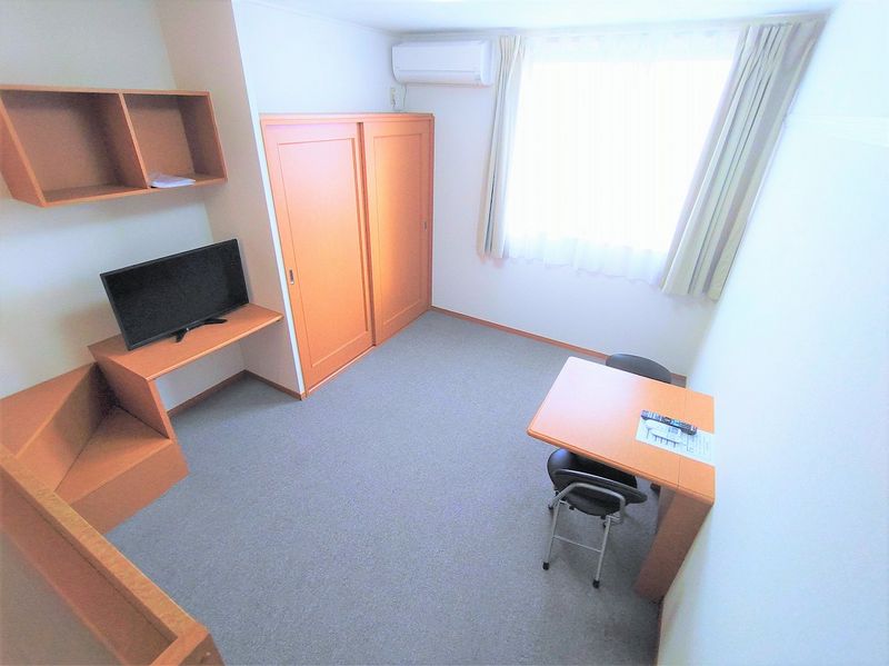 レオパレスシェソワ 居間