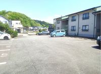 レオパレスオアシス 駐車場