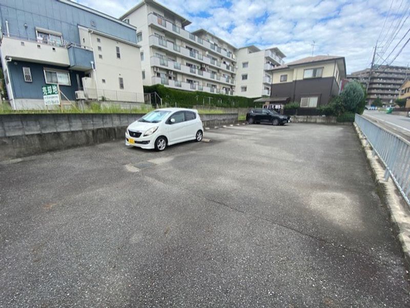 レオパレス清和 駐車場