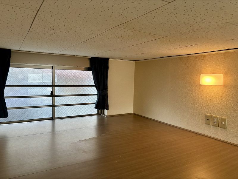 レオパレスシェソワ 寝室