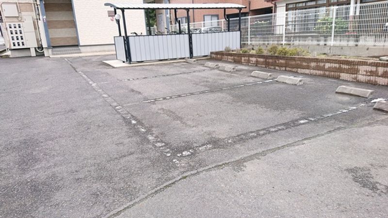 レオパレス下河原Ⅱ 駐車場