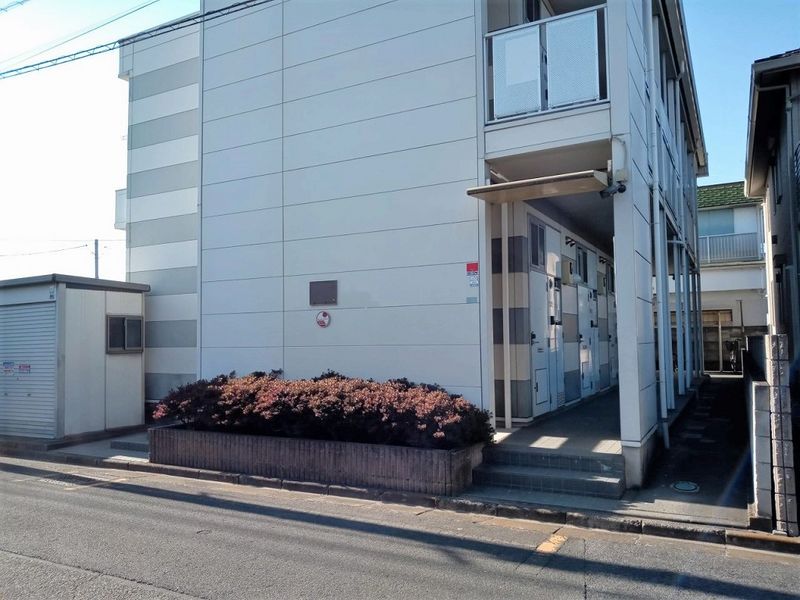 レオパレスルミエール東領家 エントランス