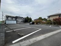 レオパレスアプリーレ 駐車場